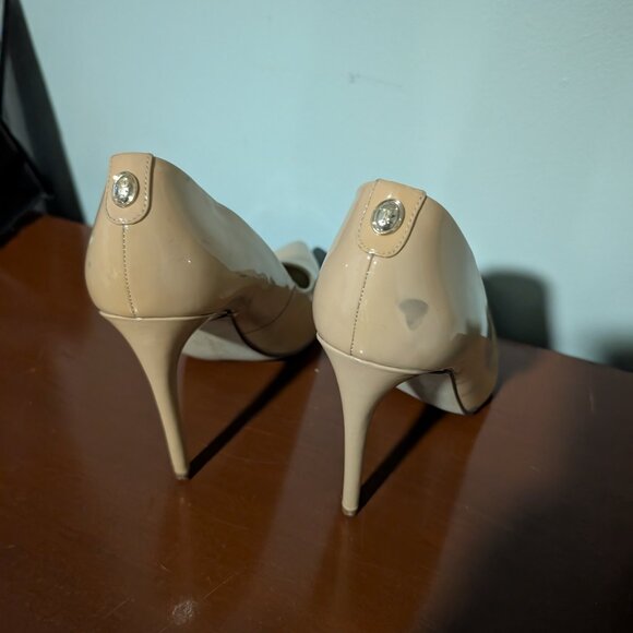 Beige heels - Picture 3 of 4